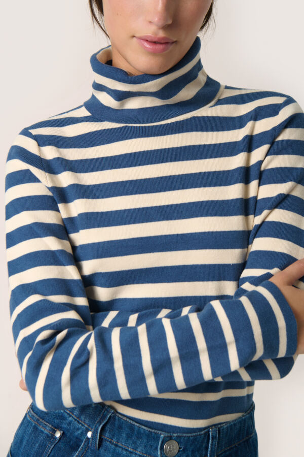 Spina striped rollneck